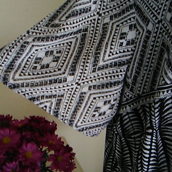 Avon Border Print Shift Dress - Picture 3 of 8